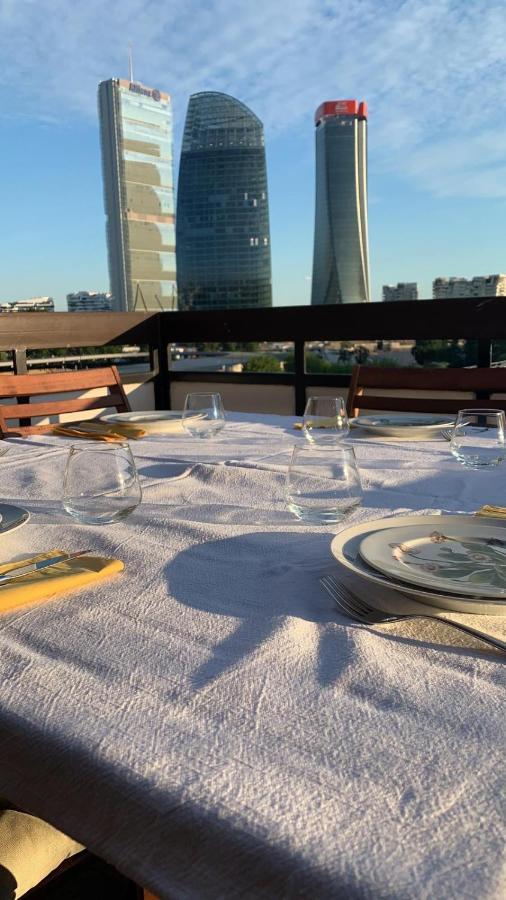 On The Top Floor Watching Citylife And Mico Milano Exterior foto