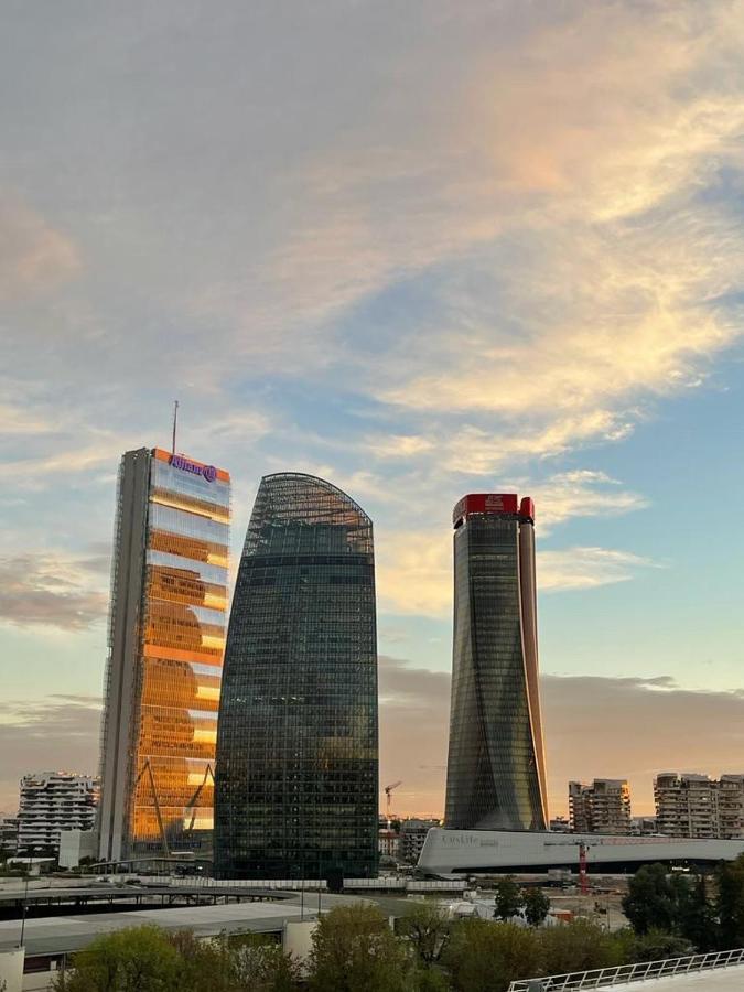 On The Top Floor Watching Citylife And Mico Milano Exterior foto