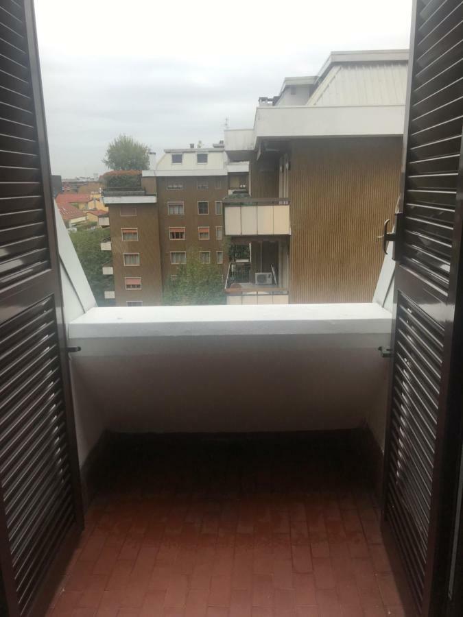 On The Top Floor Watching Citylife And Mico Milano Exterior foto